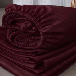 King Size Quilt Cover Set in Maroon Color
