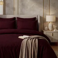 King Size Quilt Cover Set in Maroon Color