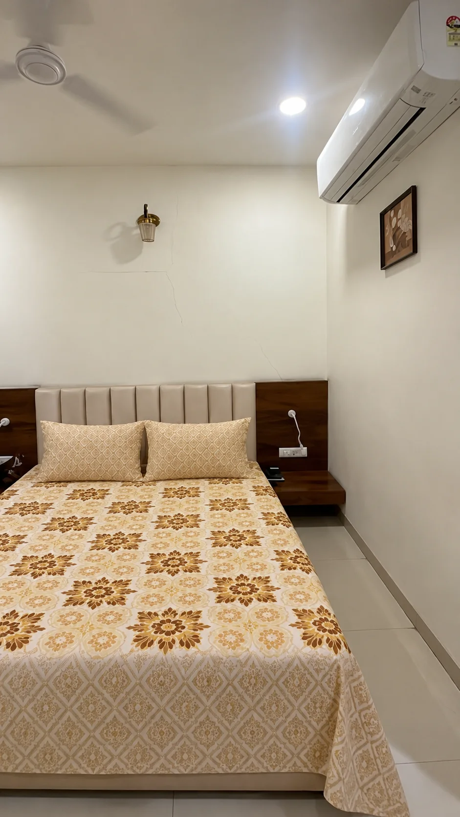 Beige and brown floral medallion bedsheet