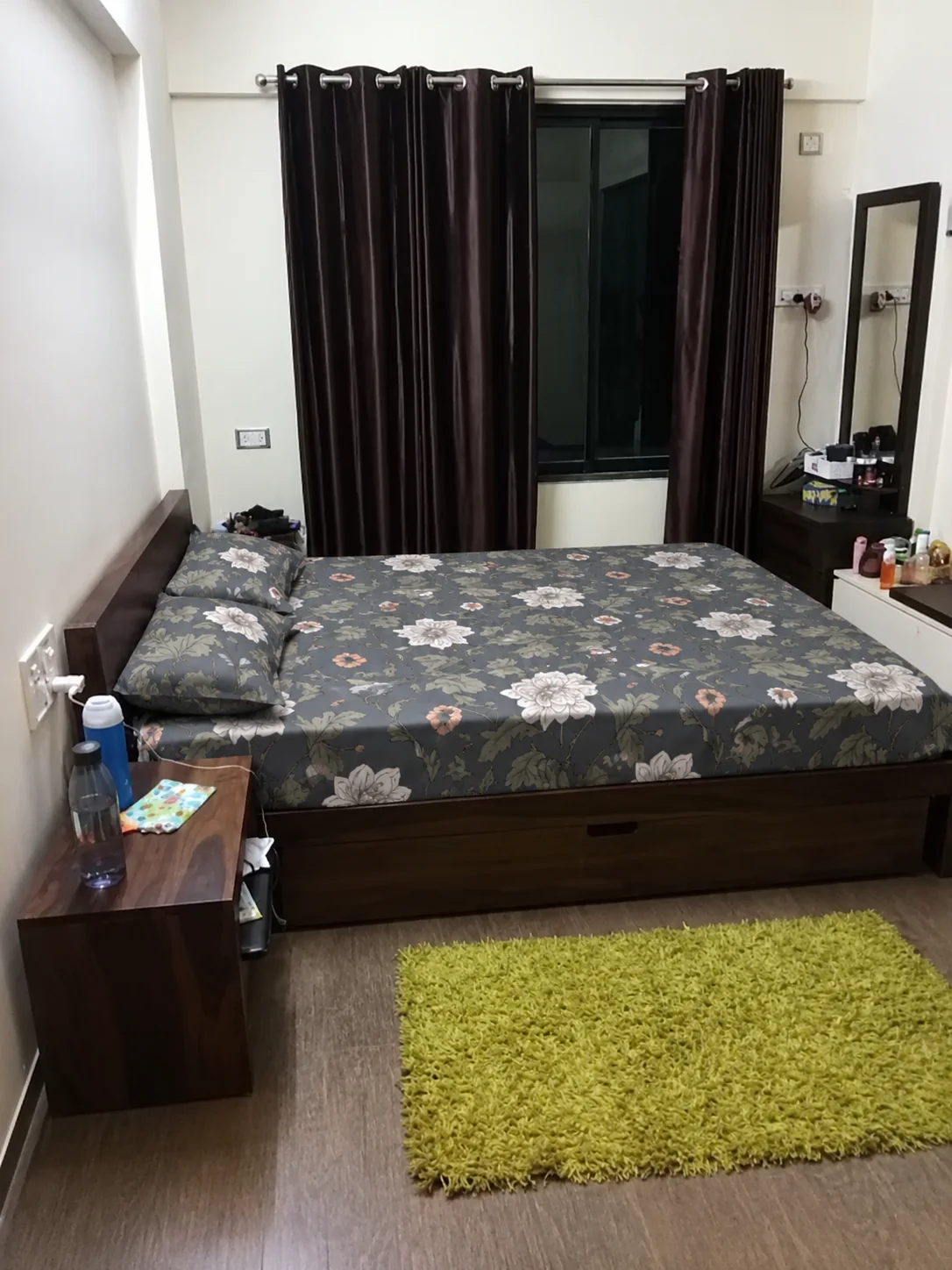 Multicolor floral bedsheet